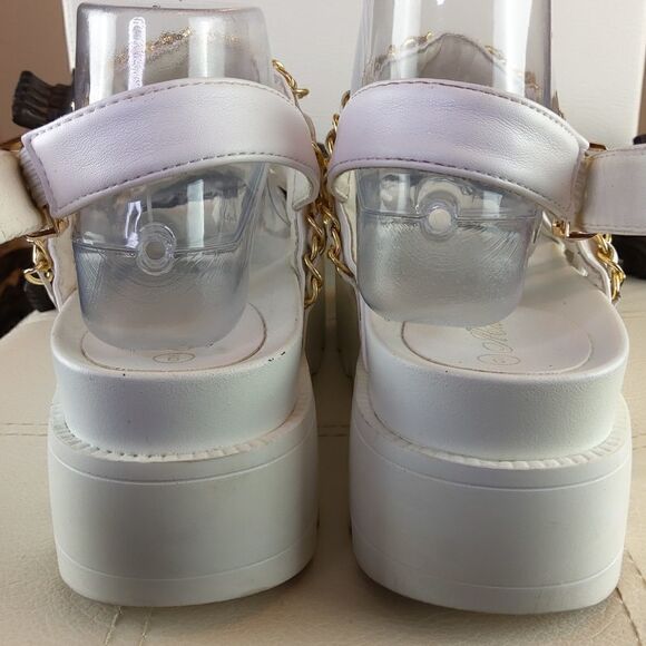 Alata White quilted platform sandals with gold chain - Picture 9 of 16